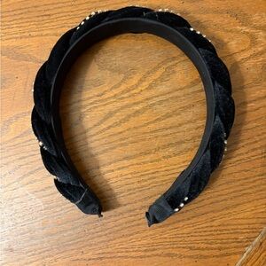 Elegant Black Velvet Headband with Pearls